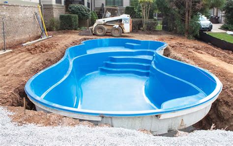 Is it safe to empty a Fibreglass pool?