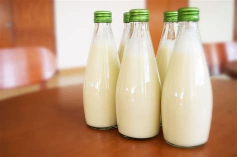 Is it safe to freeze milk in plastic containers?