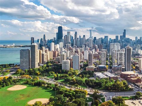 Is it safe to live in downtown Chicago?