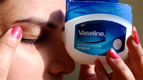 Is it safe to put Vaseline on your eyelashes?