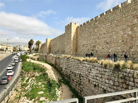 Is it safe to walk around Old City Jerusalem?