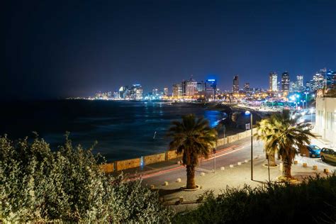 Is it safe to walk around Tel Aviv at night?