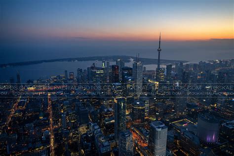 Is it safe to walk downtown Toronto at night?