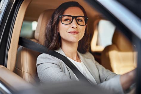 Is it safe to wear glasses while driving?