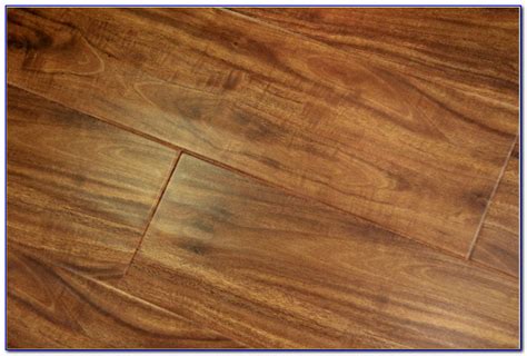Is laminate more scratch-resistant?