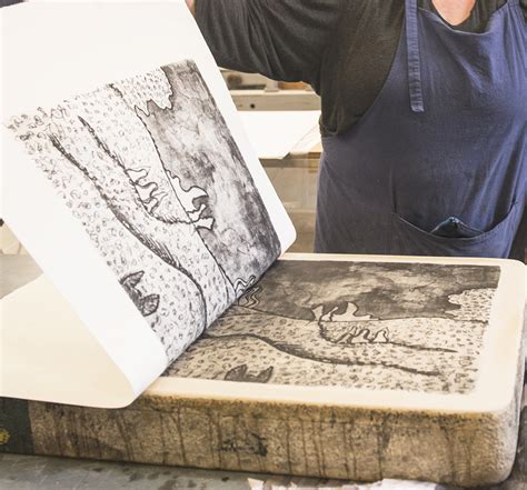 Is lithography related to printmaking?