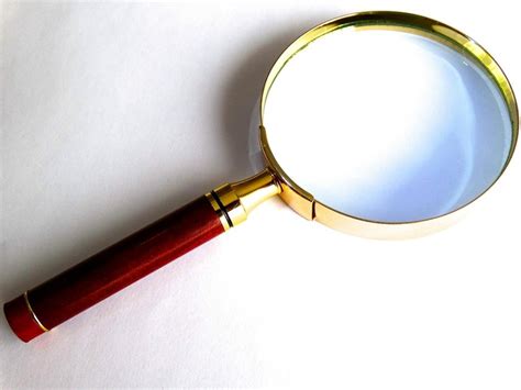 Is magnifying glass a mirror or lens?