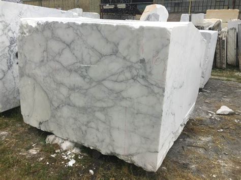 Is marble naturally shiny?