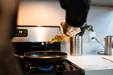 Is mixing oils safe?