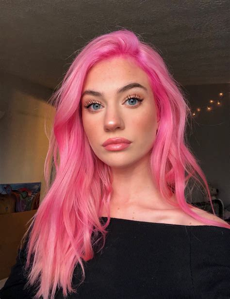 Is pink hair in for 2024?