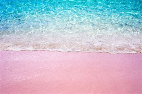 Is pink sand natural?