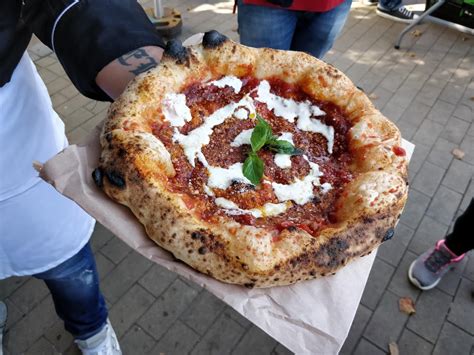 Is pizza a street food?