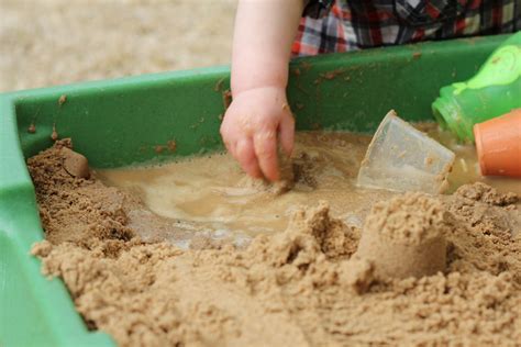 Is play sand dry or wet?