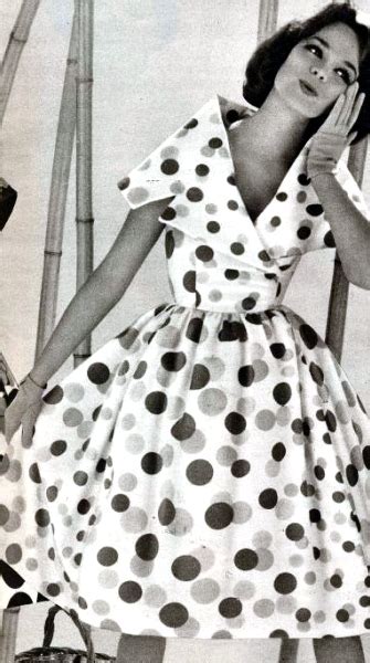 Is polka dots 60s fashion?