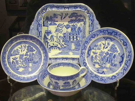 Is porcelain worth more than ceramic?