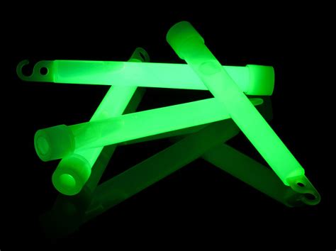 Is radium in glow sticks?