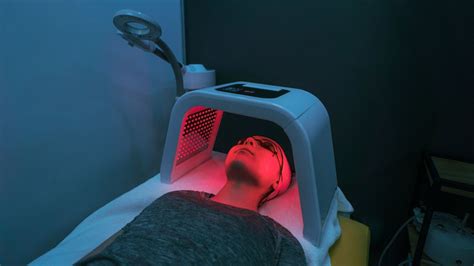 Is red light therapy risky?