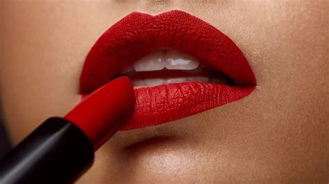 Is red lipstick out of style 2023?