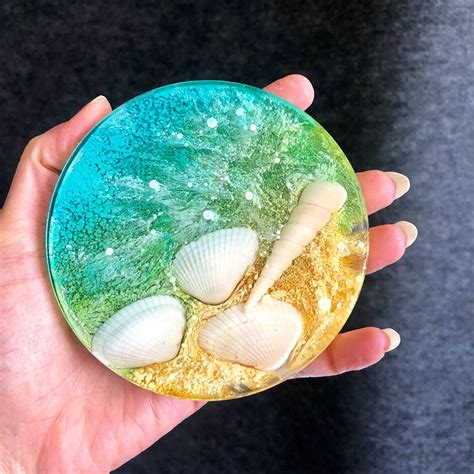 Is resin a craft or art?