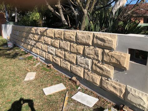 Is sandstone good for walls?