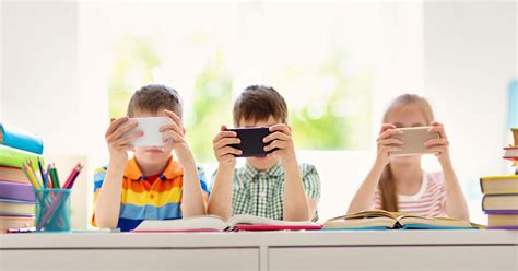 Is screen time bad for ADHD kids?