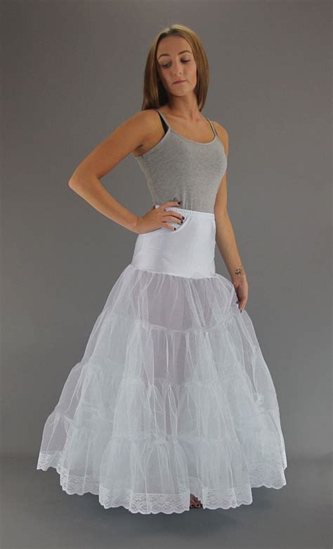 Is shapewear and petticoat same?