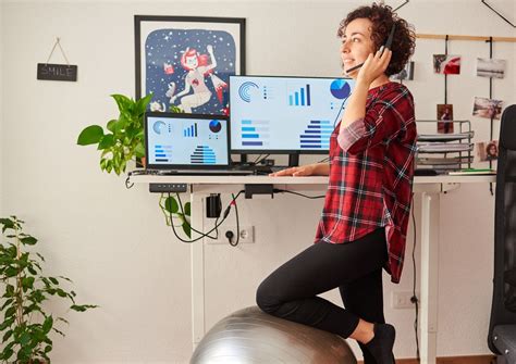 Is standing desk bad for knees?