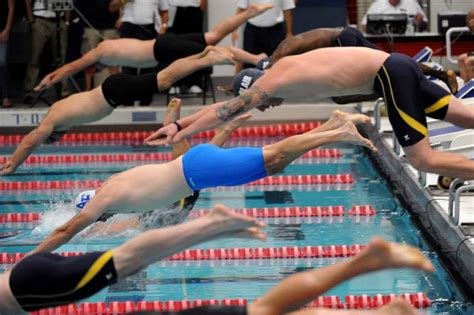 Is swimming bad for rotator cuff?