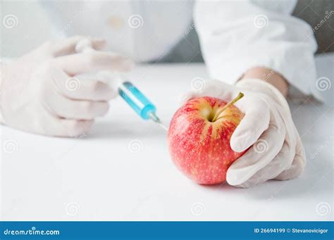 Is there DNA in apple?