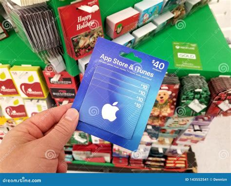 Is there a benefit to having an Apple Card?