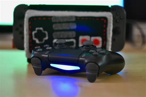 Is there a controller for Switch and PS4?