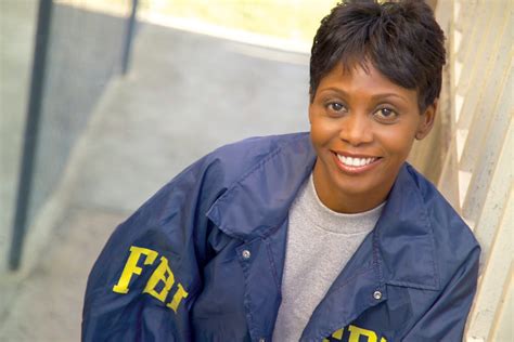 Is there a female FBI agent?