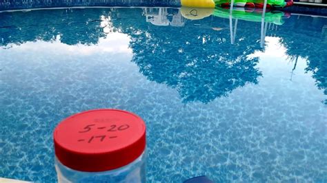 Is there a natural way to keep pool water clean?