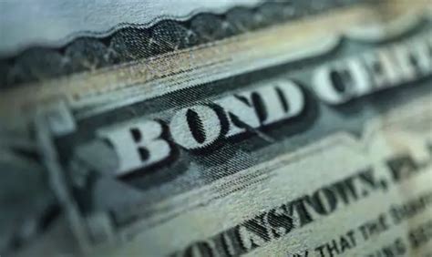Is there a penalty for not cashing in matured EE savings bonds?
