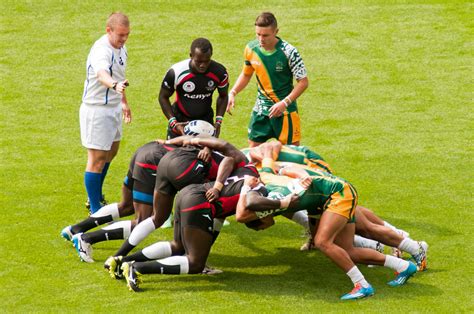 Is there a scrum half in rugby 7s?