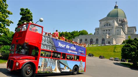 Is there a tourist bus in Montreal?