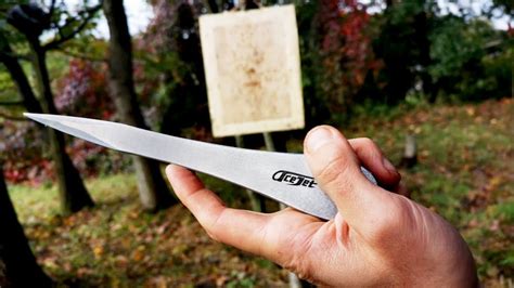 Is there a trick to knife throwing?