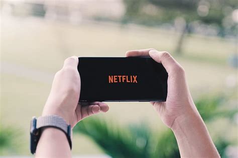 Is there a way to screenshot Netflix on phone?