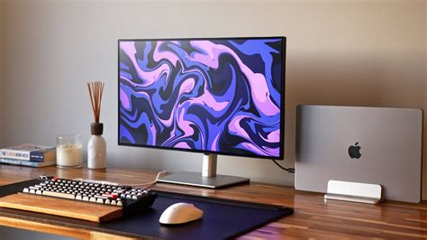 Is there a way to use a MacBook as a monitor?