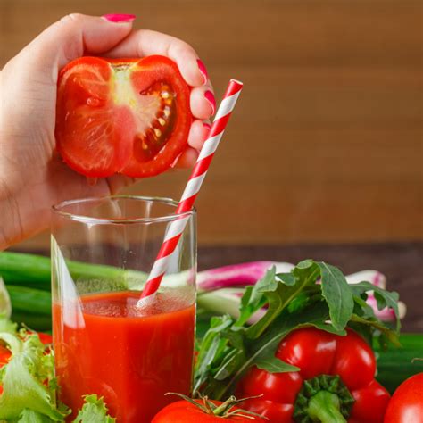 Is tomato juice toxic to dogs?