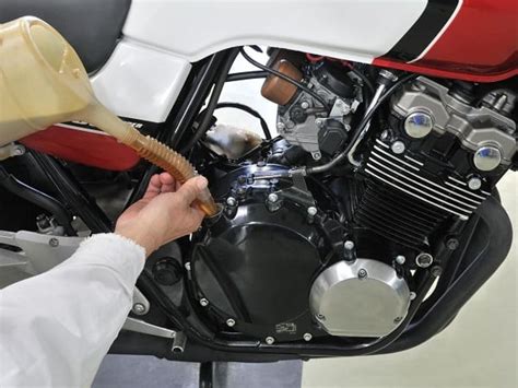 Is too much oil bad for bike?