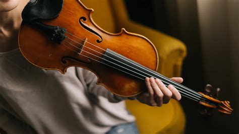 Is violin uncomfortable?