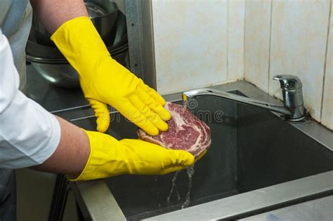 Is washing meat pointless?