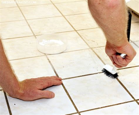 Is white vinegar safe for ceramic tile?