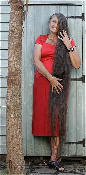 Should 70 year old woman wear long hair?