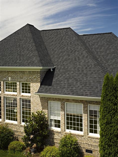 Should I avoid a black roof?