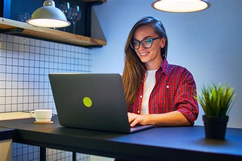 Should I wear glasses while using laptop?