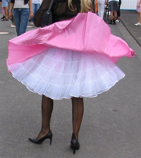 Should a petticoat be shorter than the dress?