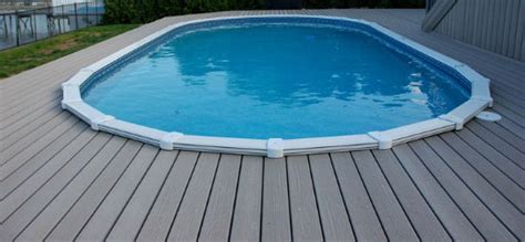 Should a pool deck be higher than the pool?