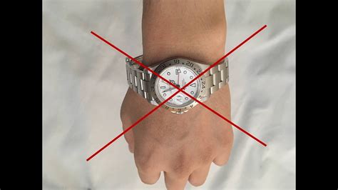 Should a watch be a little loose?